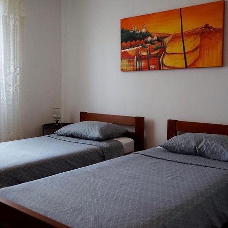Apartamento Nada 5 - Apartman S Pogledom Na More Pula Exterior foto