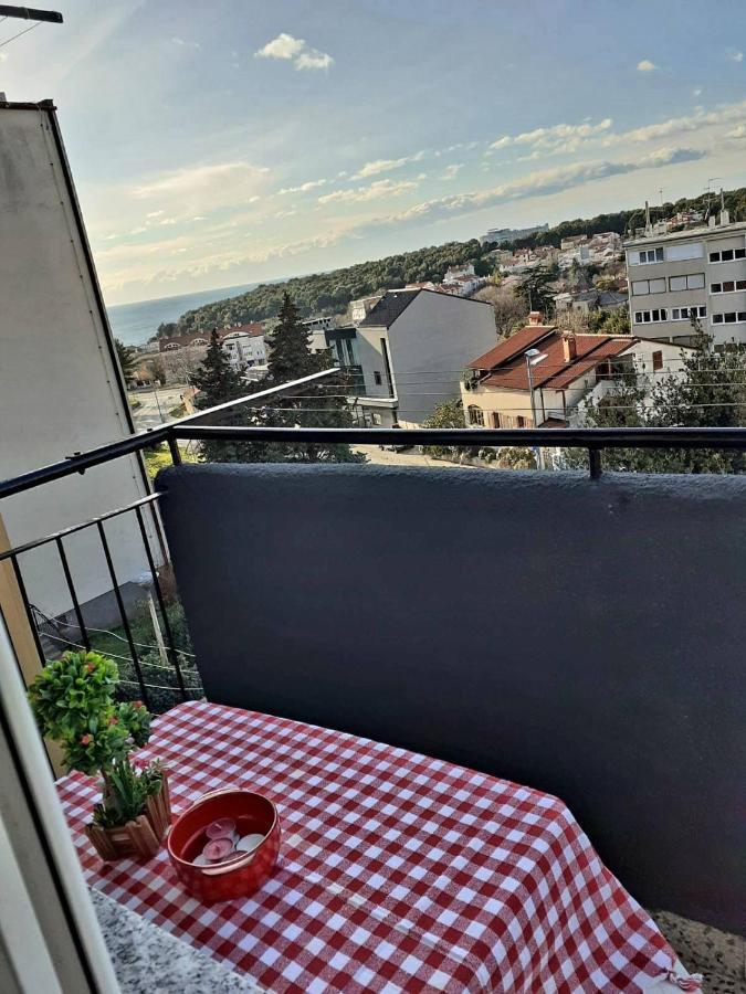 Apartamento Nada 5 - Apartman S Pogledom Na More Pula Exterior foto