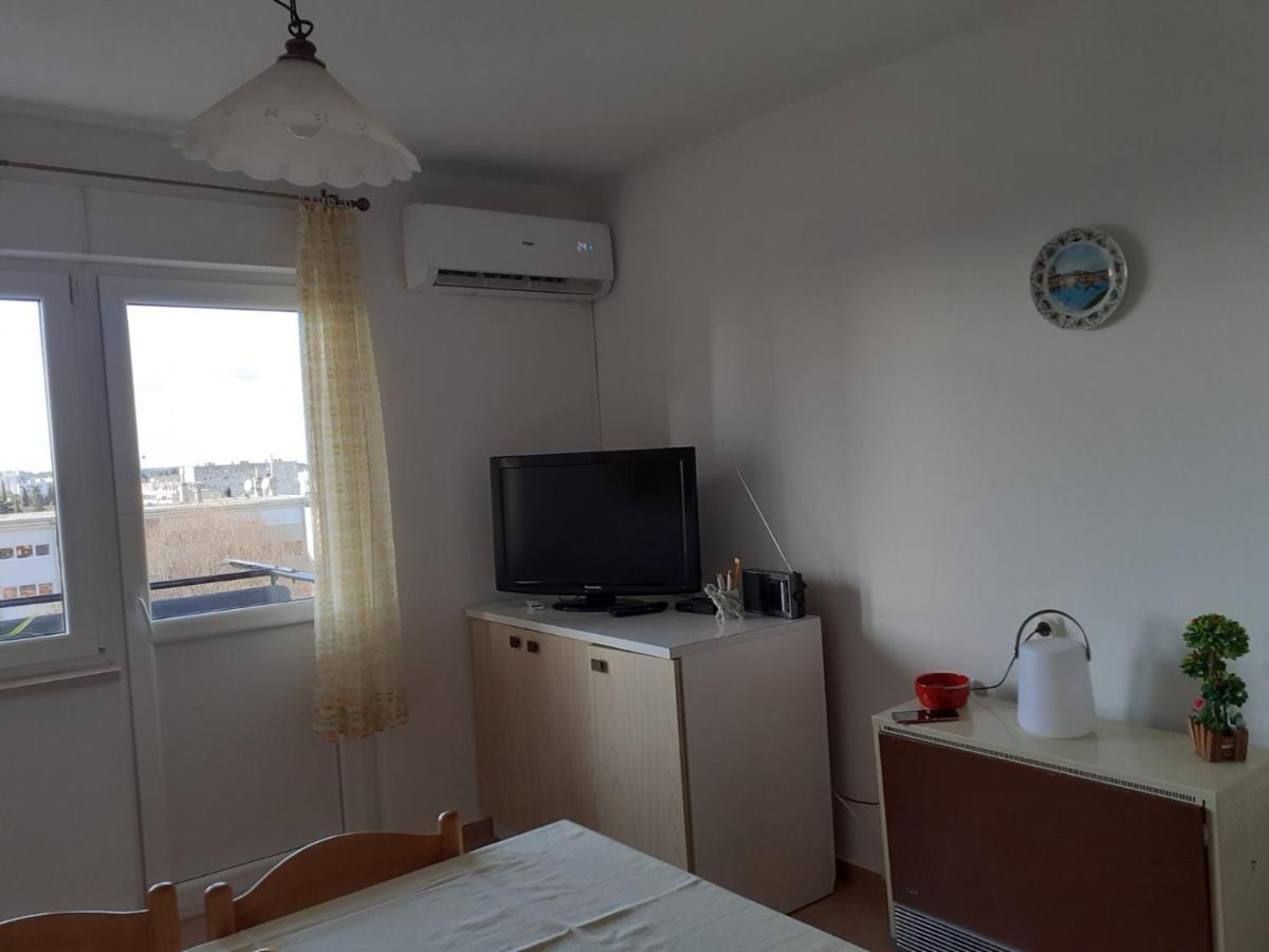 Apartamento Nada 5 - Apartman S Pogledom Na More Pula Exterior foto
