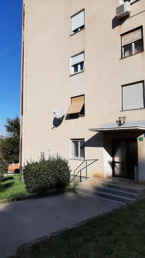 Apartamento Nada 5 - Apartman S Pogledom Na More Pula Exterior foto